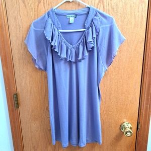 Violet short sleeve v-neck top with ruffle